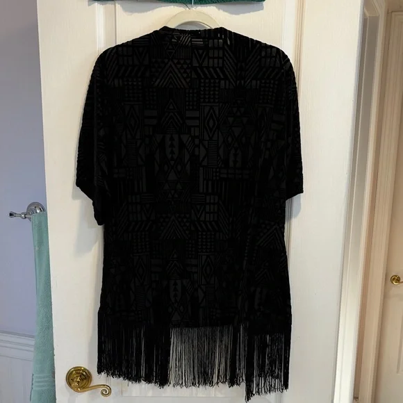 Elegant Black Fringe Kimono by [Brand] - Picture 5 of 5